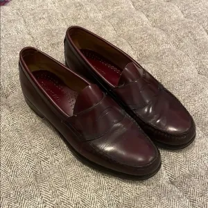 Bass Weejuns burgundy leather penny loafers size 10.5D