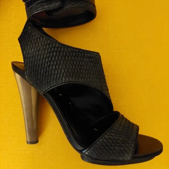 BCBGMAXAZRIA Black Snakeskin Print Open Toe High-heel Sandals Size 8 Retail $295