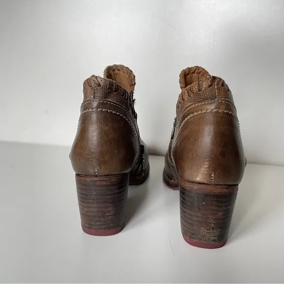 Bed Stu Carla Light Brown Taupe Leather Stacked Wooden Heel Ankle Bootie 7.5