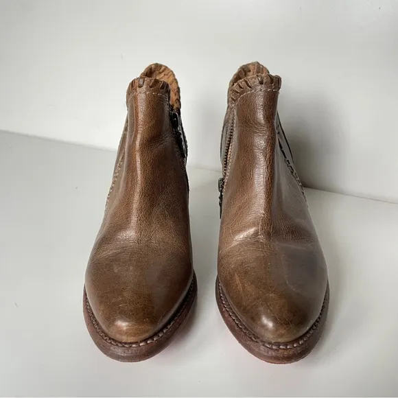 Bed Stu Carla Light Brown Taupe Leather Stacked Wooden Heel Ankle Bootie 7.5
