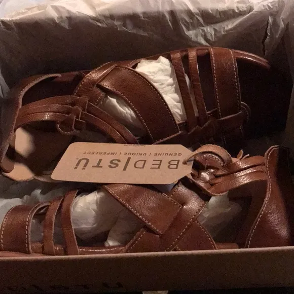 Bedstu Cara sandals size 9.5
