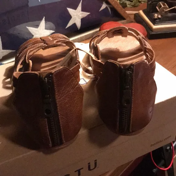 Bedstu Cara sandals size 9.5