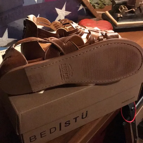 Bedstu Cara sandals size 9.5