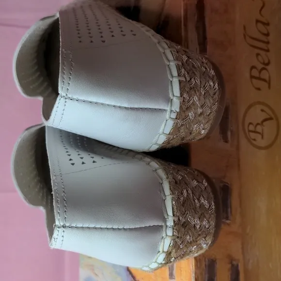 Bella Vita White Leather Channing Cap Toe Metallic Detail Espadrilles size 9 N