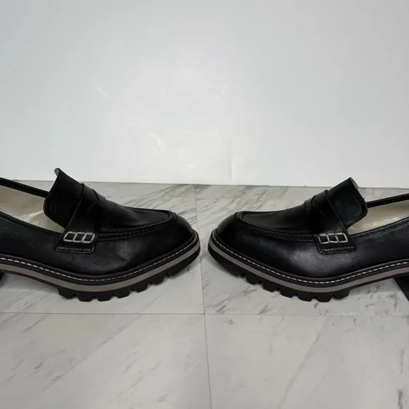 Bernardo Selma Black Leather Heeled Penny Loafer 8M