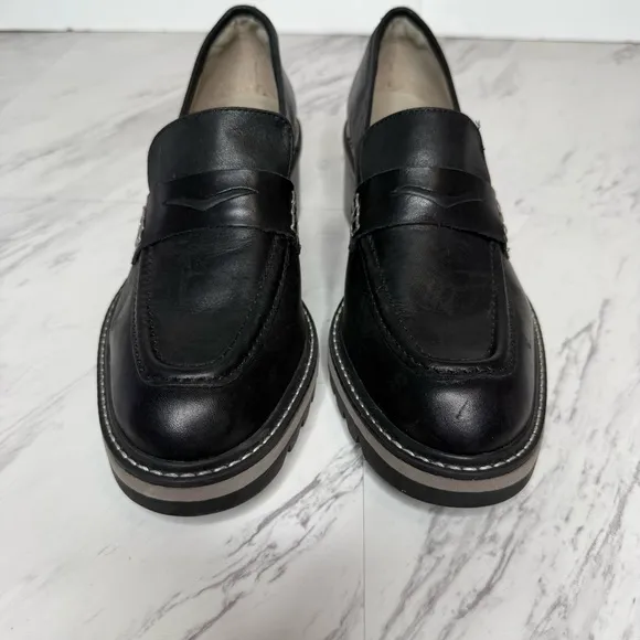 Bernardo Selma Black Leather Heeled Penny Loafer 8M