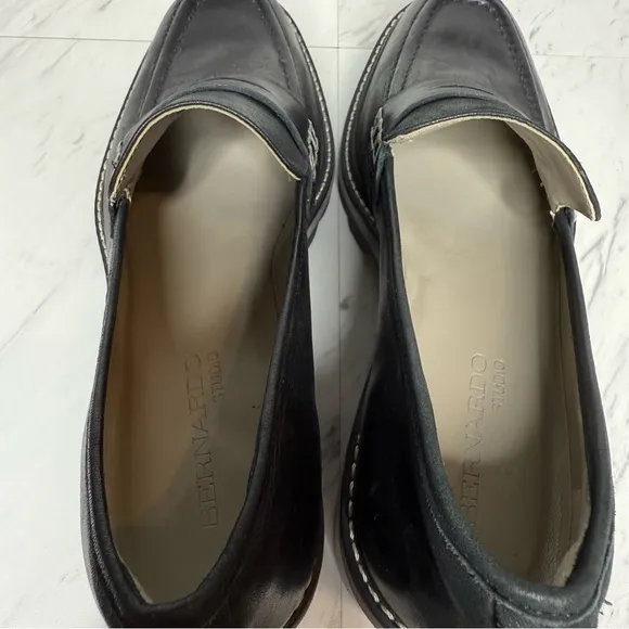 Bernardo Selma Black Leather Heeled Penny Loafer 8M