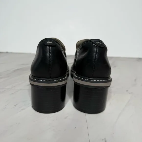 Bernardo Selma Black Leather Heeled Penny Loafer 8M