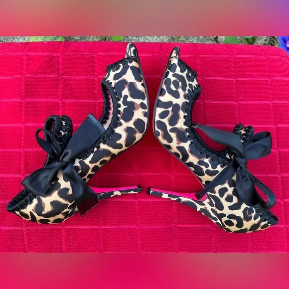 Betsey Johnson Calandra Leopard Print Ribbon Tie High Heel Sandals Size 8.5 NWOB