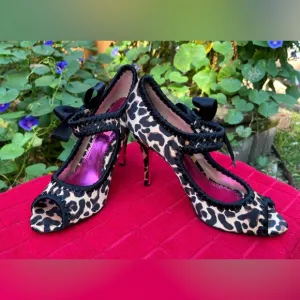 Betsey Johnson Calandra Leopard Print Ribbon Tie High Heel Sandals Size 8.5 NWOB