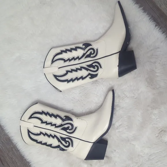 BILLINI Norva Western Boots ~ NEW