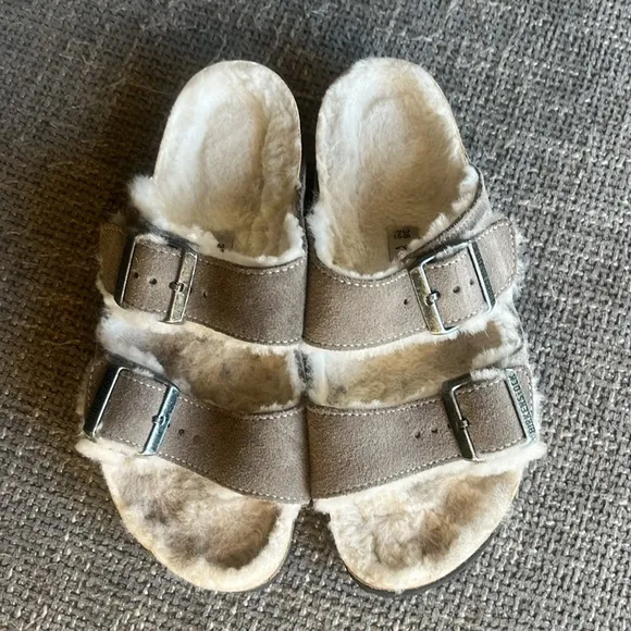 BIRKENSTOCK ARIZONA SHEARLING SANDALS