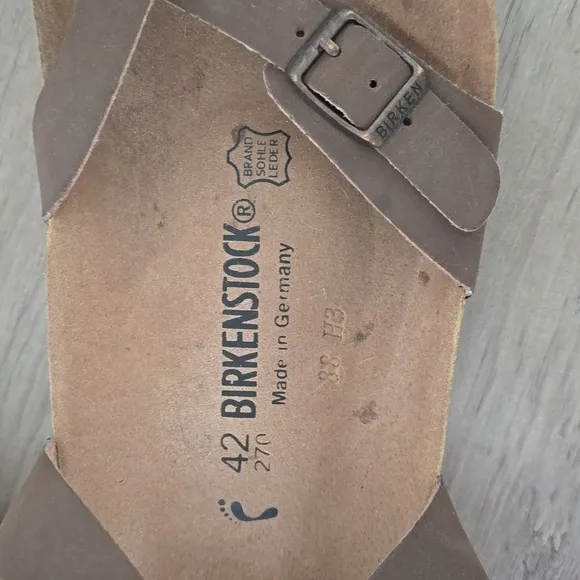 BIRKENSTOCK Yara leather strap sandals lEU size 42 US size W11-11.5/M 9-9.5