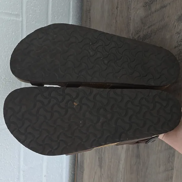BIRKENSTOCK Yara leather strap sandals lEU size 42 US size W11-11.5/M 9-9.5