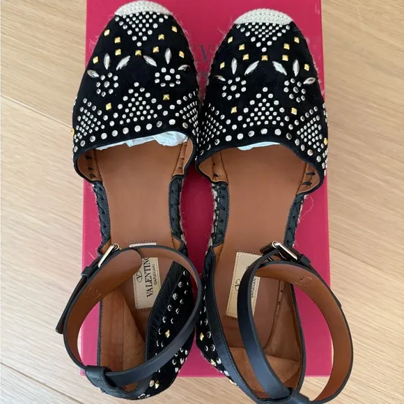 Black and White Geometric Espadrilles with Ankle Strap