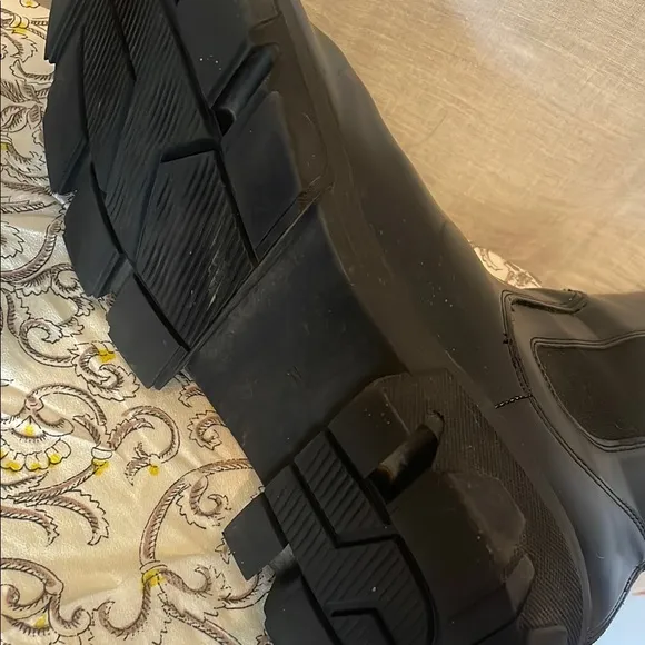 Black Chunky Chelsea Boots size 8 never worn