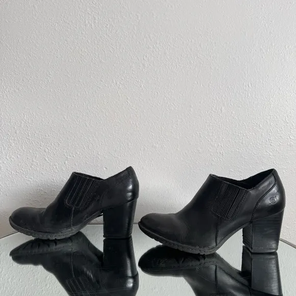 BORN Black Leather Western Breckin Low Ankle Chunky Block Heel Slip On Boots