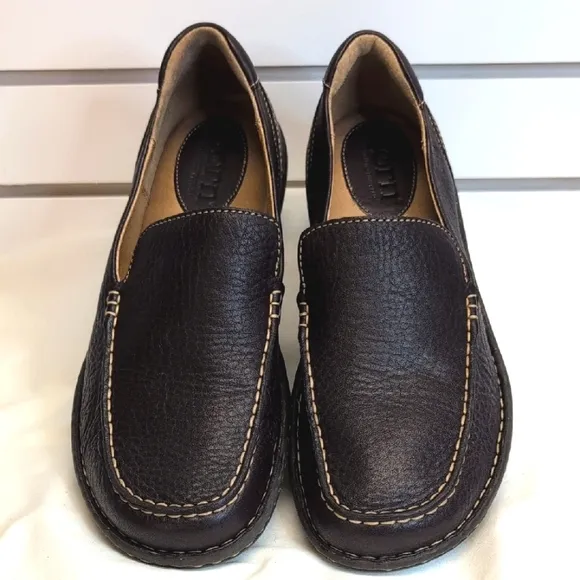 Born Men's Leather Slip On Driving Loafers NWOB Size 10 Dark Brown