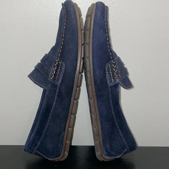 BORN Men’s Suede Slip On Penny Loafers.  Memory foam insoles. 9 BM0003872 Navy