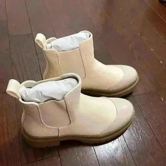 Brand New Olivia Miller Zadie Boots in Ivory Size 7.5