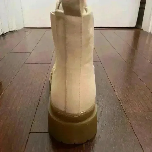 Brand New Olivia Miller Zadie Boots in Ivory Size 7.5