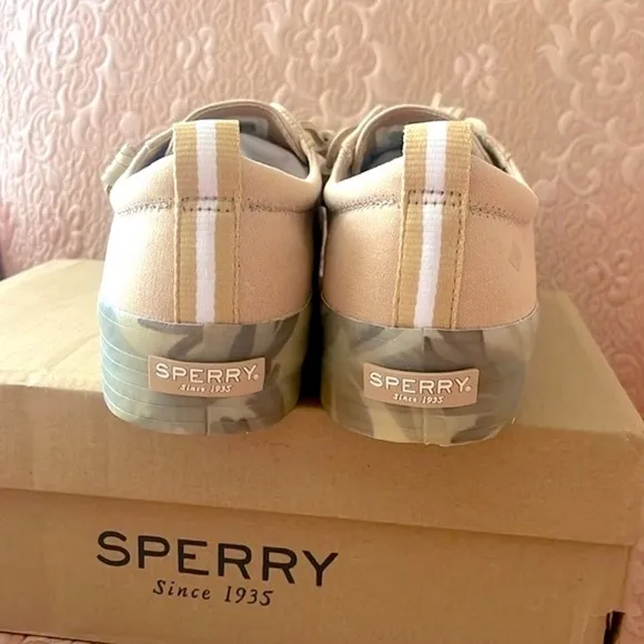 Brand New Sperry Crest Vibe Platform Sneakers Beige Green Leaf Tropical Neutral