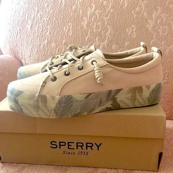 Brand New Sperry Crest Vibe Platform Sneakers Beige Green Leaf Tropical Neutral