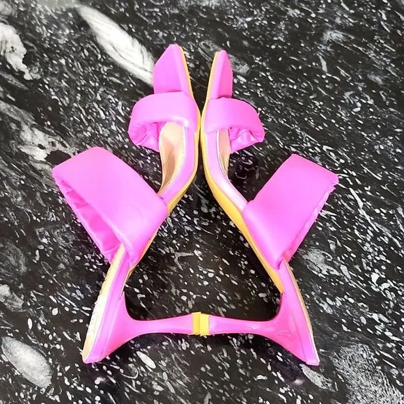 BRAND NEW ANDREW BY ANDREW STEVEN'S WOMEN'S CORA SANDALS