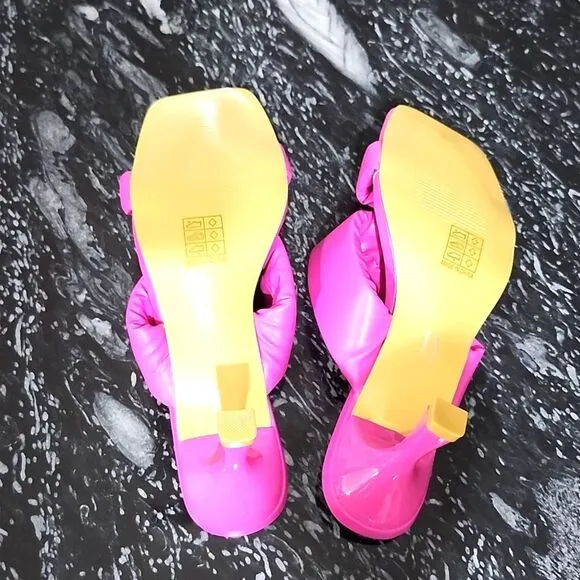 BRAND NEW ANDREW BY ANDREW STEVEN'S WOMEN'S CORA SANDALS