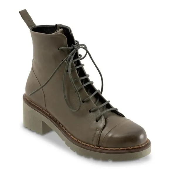 Bueno Nikita Booties!