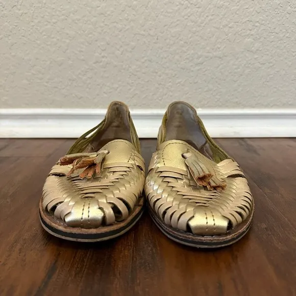 CACAHI'S CACLE'S Girls Gold Leather Tasseled Huaraches Sandals MEXICO MADE