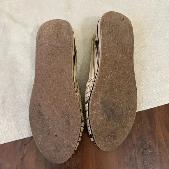 CACAHI'S CACLE'S Girls Gold Leather Tasseled Huaraches Sandals MEXICO MADE