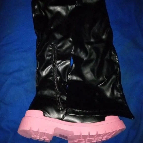 CAN'T BLOCK ME  The Knee Boots - Black/Pink ( BRAND NEW !!! )
