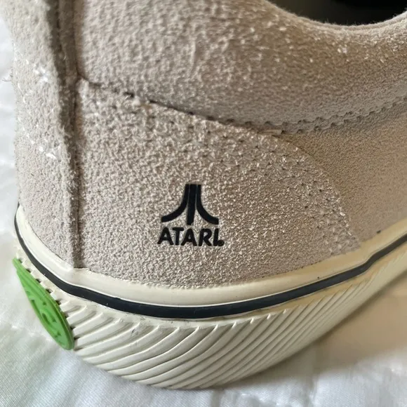 Cariuma X Atari OCA Shoes Womens Sz 7.5 In Vintage White Gray Suede Sneakers