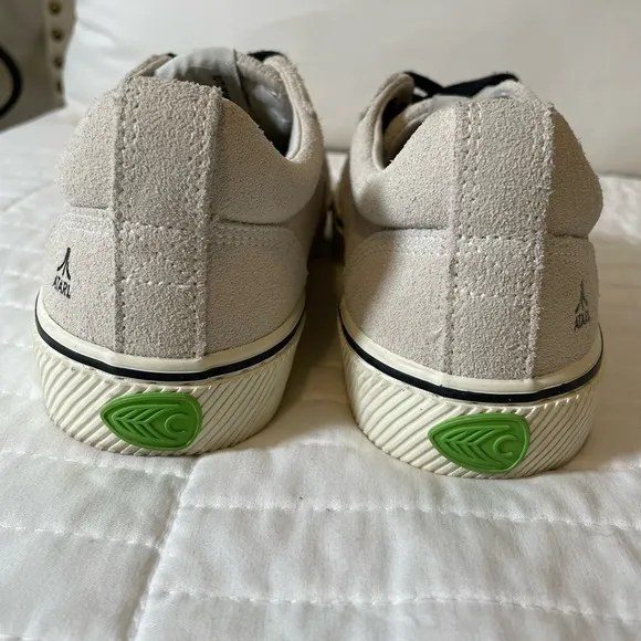 Cariuma X Atari OCA Shoes Womens Sz 7.5 In Vintage White Gray Suede Sneakers
