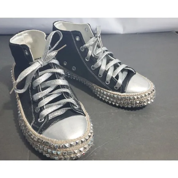 CC VV Women's Black High Top Fashion Sneakers Silver Spikes &amp; Laces Size 6.5/245