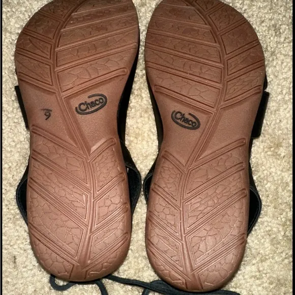 CHACO Sandals Size 7 Black Leather Calf Tie Flats Thong Toe Style #2397116