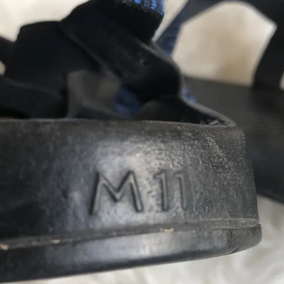 Chaco vibram blue strapped rugged sandals 11