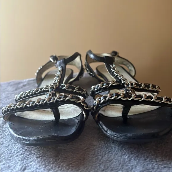Chanel black leather sandals with silver chain