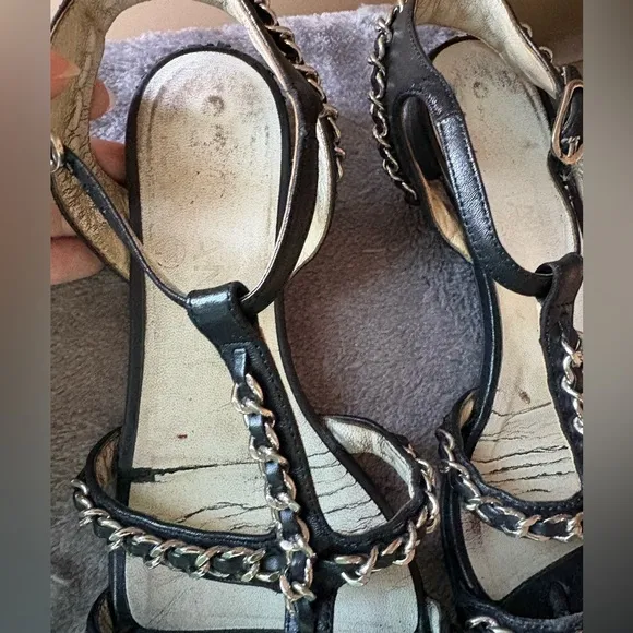 Chanel black leather sandals with silver chain