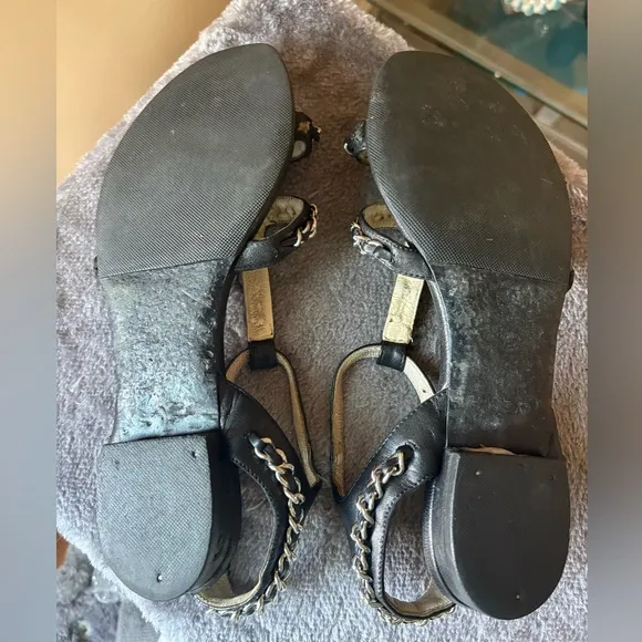 Chanel black leather sandals with silver chain