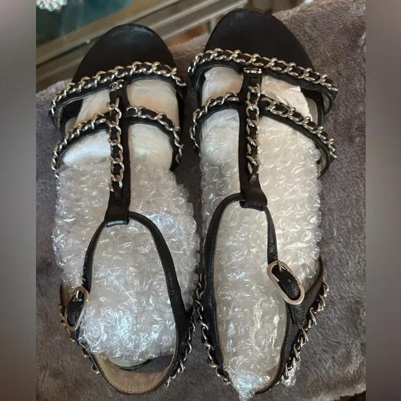 Chanel black leather sandals with silver chain