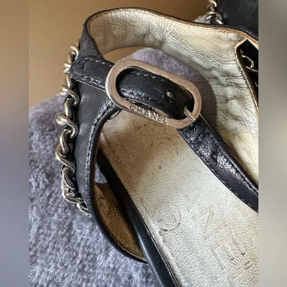 Chanel black leather sandals with silver chain