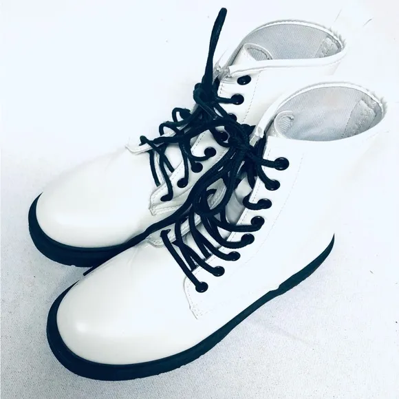 CHARLES ALBERT WOMENS LACE UP ANKLE BOOTS SIZE 7