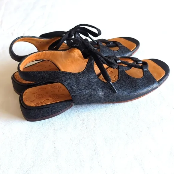 CHIE MIHARA Flat Black Leather Gladiator Lace Up Sandals Women's Size 40