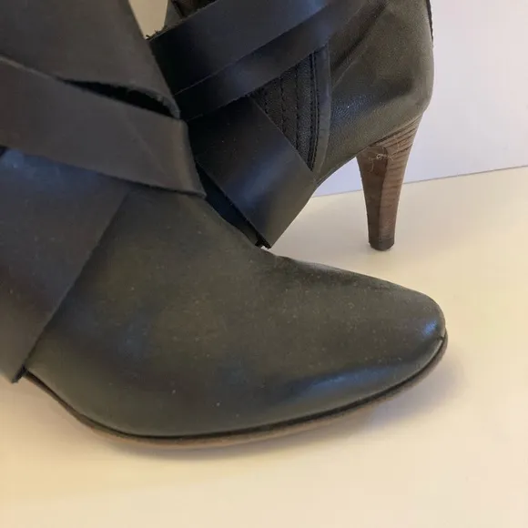 Chloe Black Leather Belt Wrapped Calf Height Heeled Boots Women’s Size 36