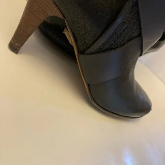 Chloe Black Leather Belt Wrapped Calf Height Heeled Boots Women’s Size 36