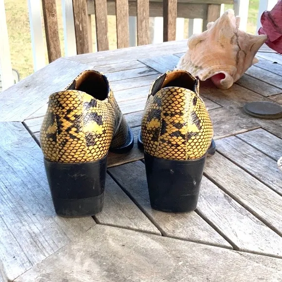 Chloe Rylee Low Boot 🥾 Snake Skin Python Print One of the &quot;It&quot; Patterns Luxe