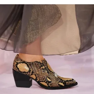 Chloe Rylee Low Boot 🥾 Snake Skin Python Print One of the &quot;It&quot; Patterns Luxe