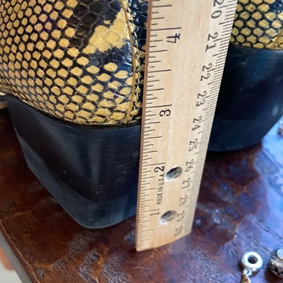 Chloe Rylee Low Boot 🥾 Snake Skin Python Print One of the &quot;It&quot; Patterns Luxe
